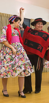 Folklor Chileno Latino dancers